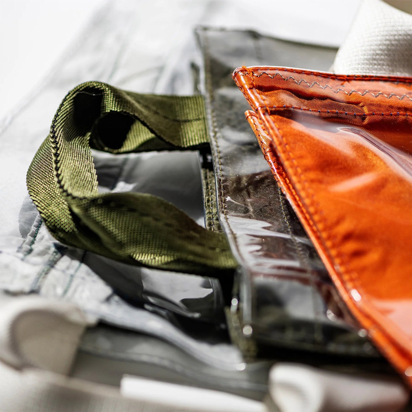 Beschichtete Parachute Tasche · Olive · COMING SOON