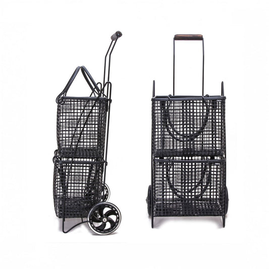 Einkaufstrolley mit Körben